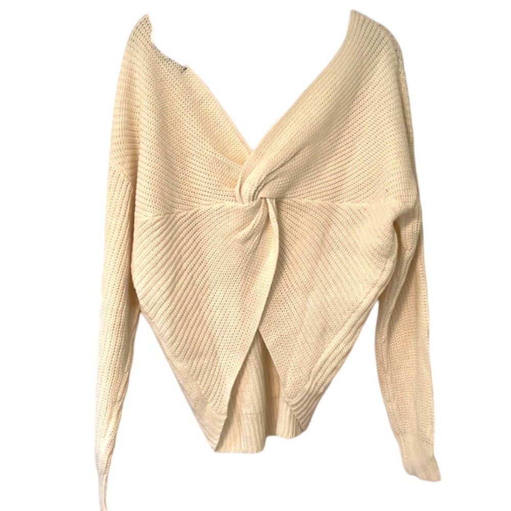 Love Tree White V-Neck  Sweater Size: S - Picture 12 of 16